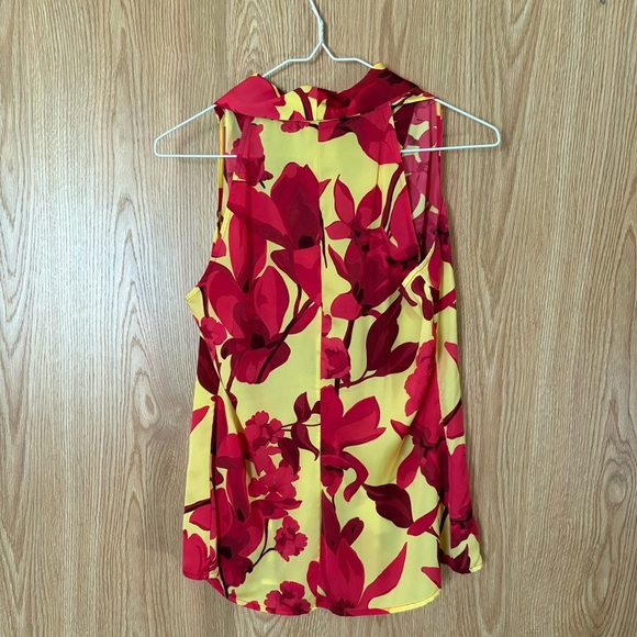 Banana Republic Yellow Red Floral Sleeveless Button Down No-Iron Blouse - Picture 2 of 3